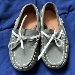 Venettini toddler 7.5 “boat” shoes.